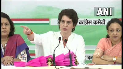 priyanka gandhi vadra : उत्तर प्रदेश निवडणुकीत काँग्रेस ४० टक्के महिलांना उमेदवारी देणार, प्रियांका गांधींची मोठी घोषणा
