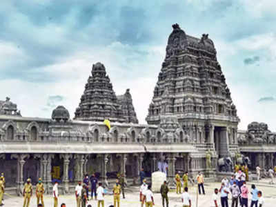 Telangana News: सोने से मढ़ा जाएगा यदाद्री मंदिर, RBI से 125 किलो सोना खरीदेगा तेलंगाना