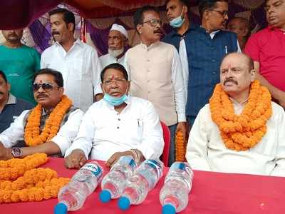 Jharkhand Politics : बिहार के बाद झारखंड में भी आरजेडी-कांग्रेस में तकरार, पढ़िए क्या है मामला