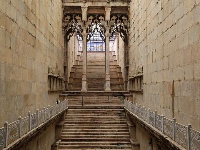 बूंदी में रानीजी की बओरी - Raniji Ki Baori Stepwells in Bundi in Hindi