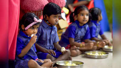 ಶಾಲೆಗಳಲ್ಲಿ ಮತ್ತೆ ಆರಂಭವಾದ ಬಿಸಿಯೂಟ ಯೋಜನೆ! ಮೊದಲ ದಿನ ಸಿಹಿಯೂಟದ ಘಮ!