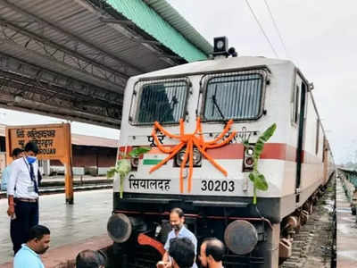 কলকাতা থেকে সরাসরি আলিপুরদুয়ার! চালু বিদ্যুতচালিত তিস্তা-তোর্সা এক্সপ্রেস