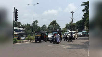 യാത്രക്കാരുടെ ശ്രദ്ധയ്ക്ക്; രാമനാട്ടുകര-വെങ്ങളം ബൈപ്പാസിൽ അപകടം പതിയിരിപ്പുണ്ട്, വീഡിയോ കാണാം