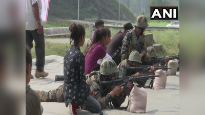 जम्मू कश्मीर: आतंकियों से लोहा लेने की पूरी तैयारी, सेना लड़कियों को दे रही सेल्फ डिफेंस ट्रेनिंग