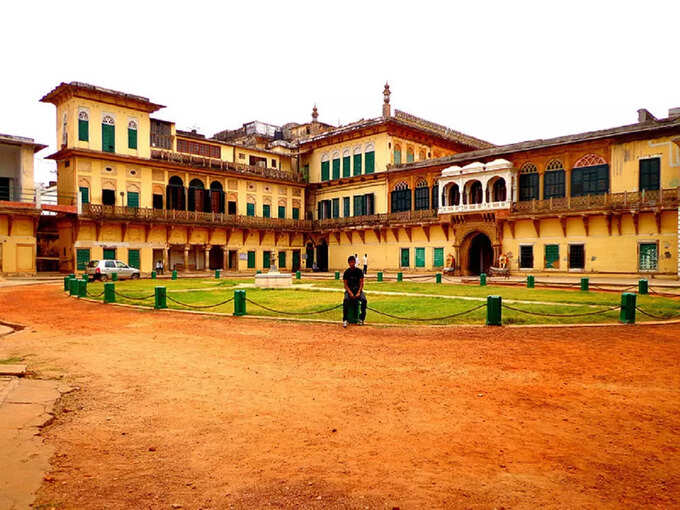 वाराणसी में रामनगर किला - Ramnagar Fort in Varanasi in Hindi