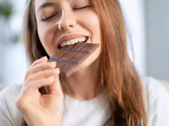 डार्क चॉकलेट खा