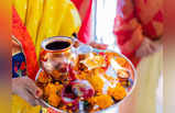 Lakshmi pujan 2021 लक्ष्मीपूजन : मुर्तीच्या स्थापनेवेळी या खास गोष्टी लक्षात ठेवा