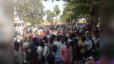 ललितपुर में नहीं सुलझा खाद का संकट, आक्रोशित किसानों ने लगाया जाम, SDM ने रोका वितरण