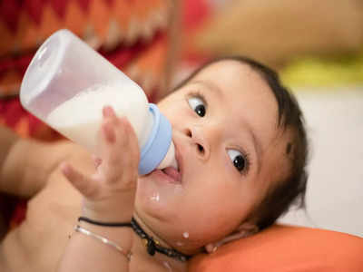 पसंद है कच्‍चे दूध का टेस्‍ट, तो बेबी को पिलाने से पहले जान लें इसके फायदे-नुकसान