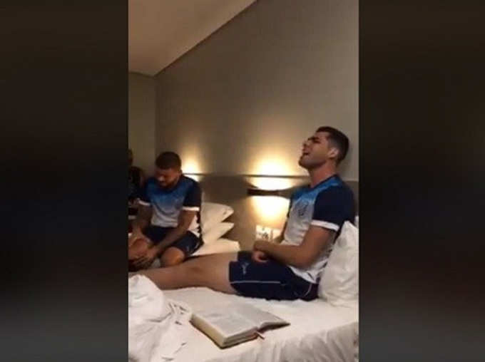 क्रोएश‍िया फुटबॉल टीम की प्रार्थना का विडियो!