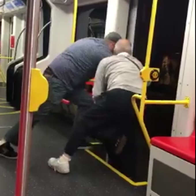 Viral Videos Show Two Men Throw Off Young Boy From Train Over Loud Music In San Francisco News in Hindi