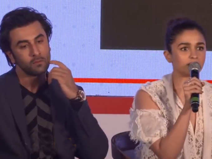 Alia Bhatt And Ranbir Kapoor Spoof Video Is Too Funny To Watch Thik Hai News in Hindi