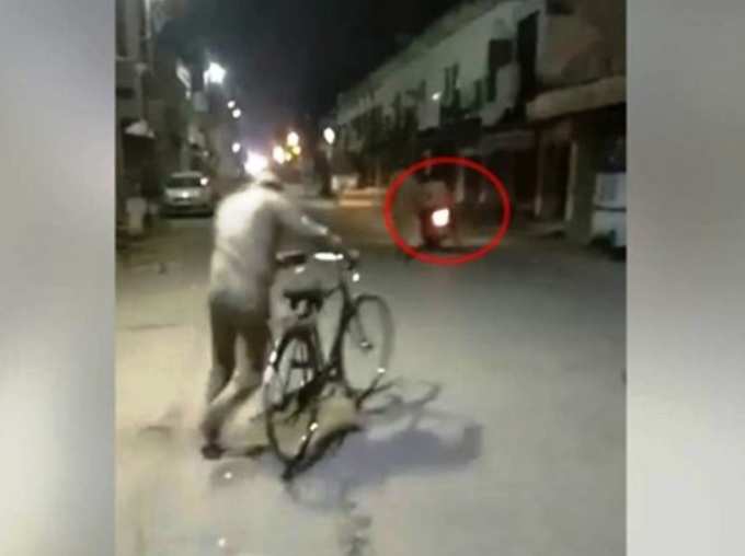 Viral Video After Thai Thai Encounter Now Police Chases Bike Riders on Bicycle