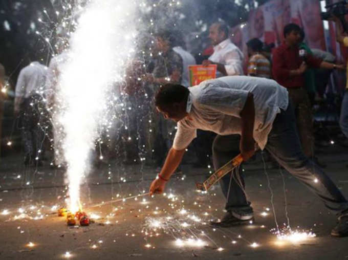 Diwali: History of Diwali Fire Crackers And It Has Nothing To do With Lord Rama