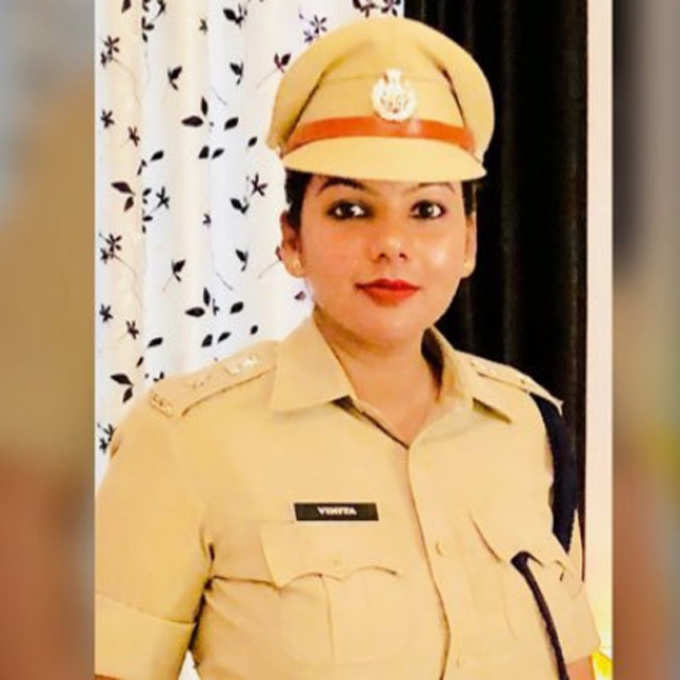 This Female IPS Officer Started Mobile Police Stations in Rural Areas of Maharashtra