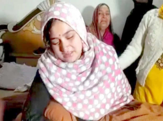 Pulwama Attack: Martyr Pradeep Yadav Daughter Supriya Gives Mukhagni Martyr Narayan Lal Sons Wants Revenge