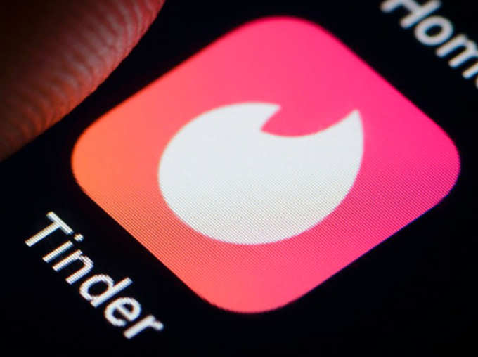 Tinder Scam Woman Dupes Hundreds Of Men In To Mass Dating Stunt Goes Viral on Twitter News in Hindi