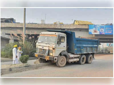 Delhi టిక్రీ బోర్డర్‌లో మహిళా రైతులపై దూసుకెళ్లిన ట్రక్కు.. ముగ్గురు మృతి