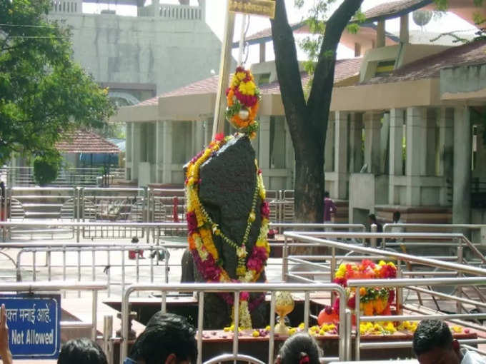 शनि शिंगणापुर एक जीवित मंदिर है - Shani Shingnapur is a live Temple