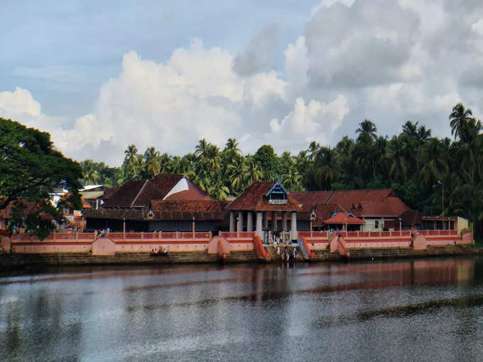 त्रिप्रयार श्री राम मंदिर, केरल - Triprayar Sri Rama Temple, Kerala in Hindi