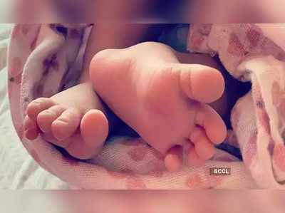 धक्कादायक! युट्यूब व्हिडिओ पाहून १७ वर्षीय मुलीने दिला बाळाला जन्म, आई-वडिलांपासून गर्भधारणा लपवली