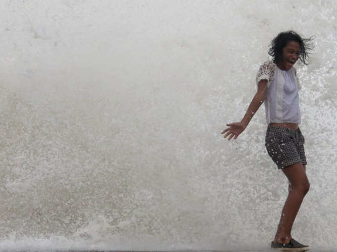 मुंबई की फोटो है, यहां तो प्री मानसून ही बारिश हो गई