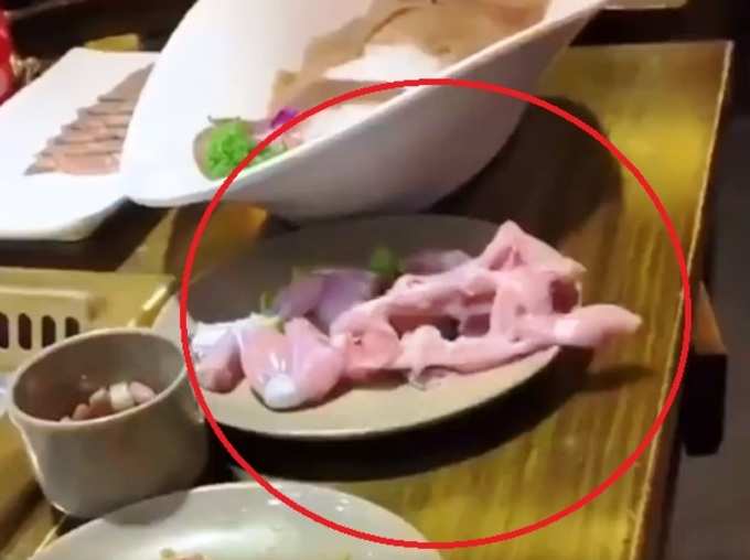 Girl Ordered Meat in Restaurant Meat Piece Jumped Out of Plate Viral Video