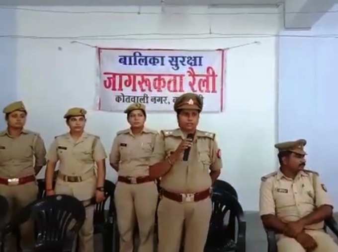 Unnao Rape: School Girls Question On Womens Safety Leaves UP Police Speechless