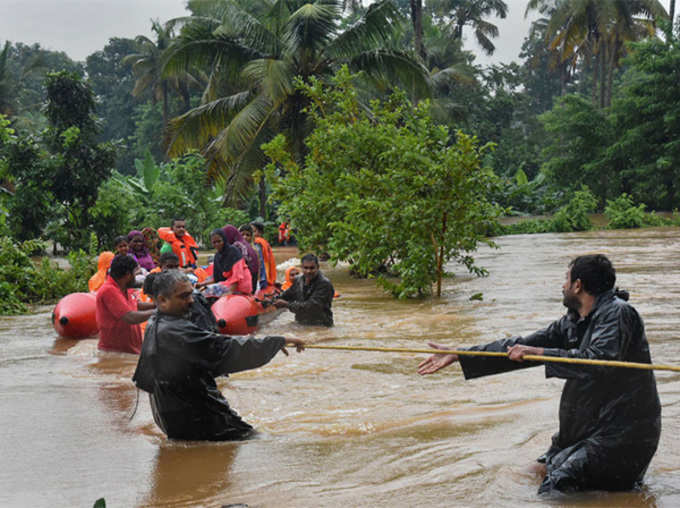 Roadside Vendor Naushad Donates His Entire Stock Of Clothes To Help Kerala Flood Victims Happy Eid