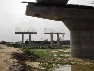 फरीदाबाद से नोएडा की राह अभी आसान नहीं, फिर बढ़ेगी मंझावली पुल की डेडलाइन