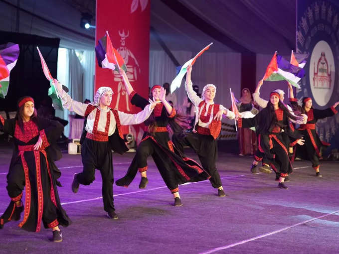 फिलिस्तीन के नृत्य दल का भी रहा जलवा