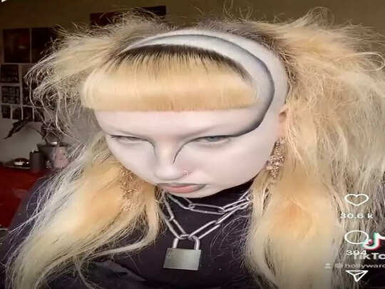 Funny and Weird Hair Style, इन लोगों का हेयर स्टाइल देखने के बाद आप भी कहेंगे- कौन है ये लोग कहां से आते है - photos of weird and hilarious hairstyle haircut Funny and Weird Hair Style, इन लोगों का हेयर स्टाइल देखने के बाद आप भी कहेंगे- कौन है ये लोग कहां से आते है - photos of weird and hilarious hairstyle haircut