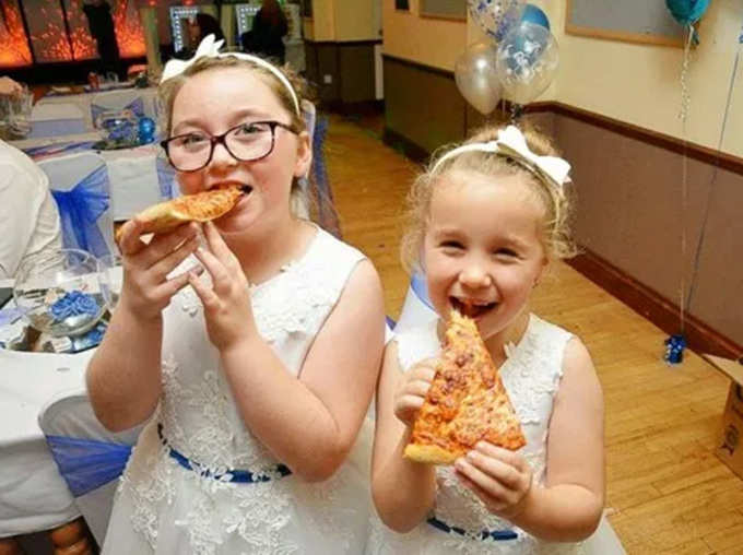 This UK Couple Ordered Domino’s pizzas for Guests in Their Wedding Ceremony 