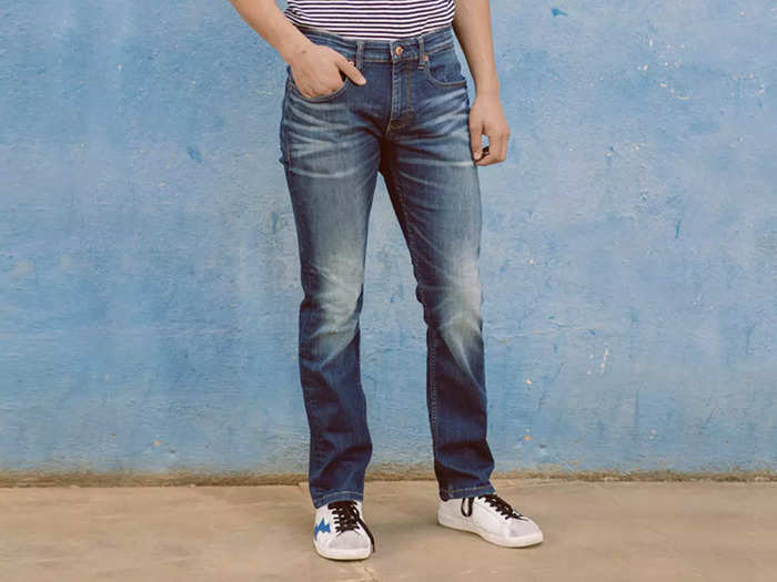 इन Amazon ब्रांड की Jeans पर मिल रही है बंपर छूट, स्ट्रेचेबल फैब्रिक के साथ पाएं कंफर्ट
