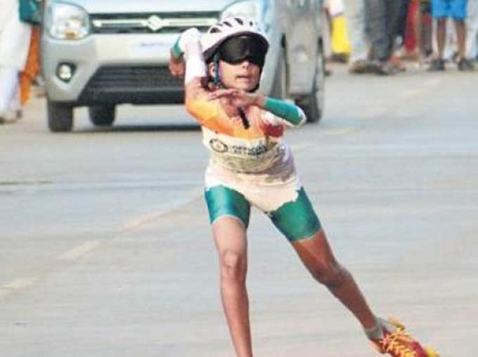 Hubballi Girl Creates history, Sets Guinness Book of world Records As Fastest Blindfold Skater