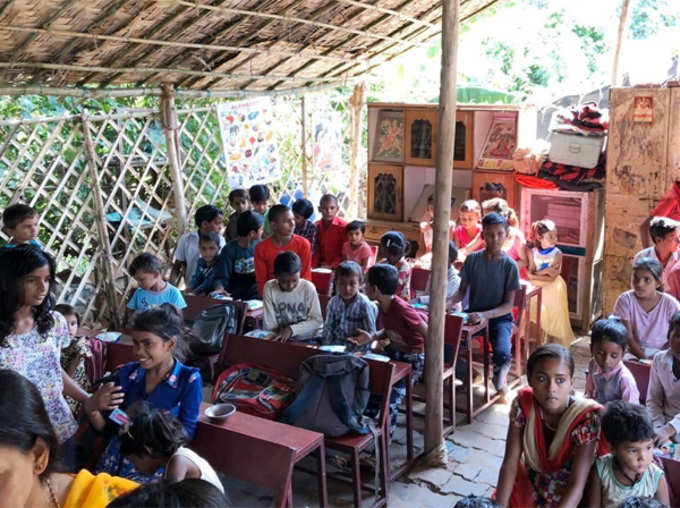 Martyr Air Force Pilots parents Providing Free Education To Slum Area Children in Delhi