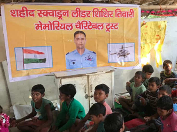 Martyr Air Force Pilots parents Providing Free Education To Slum Area Children in Delhi