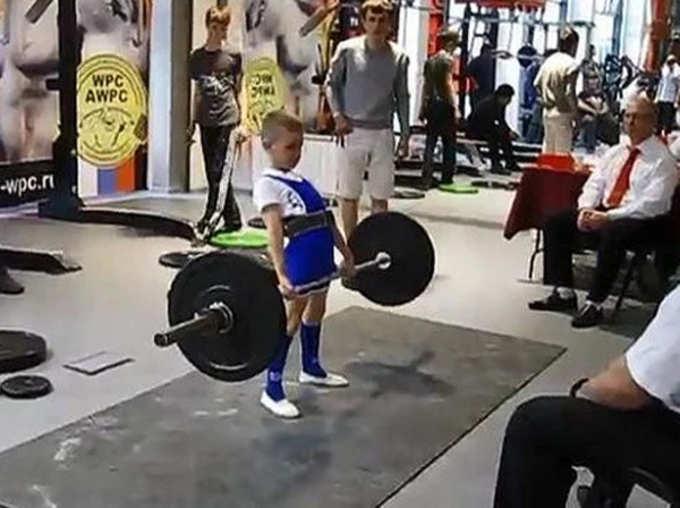 This 11 Year Old Boy Managed to Deadlift 100 kilograms Barbell All Set for New Record