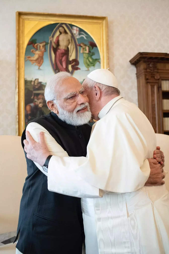 Modi Pope in Vatican