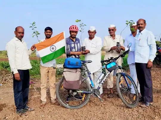 Meet Green Man Narpat Singh Rajpurohit Who Cycling 14 States To Save Environment