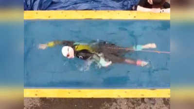 लॉकडाउन: इस एथलीट ने Treadmill Pool पर जारी रखी तैराकी