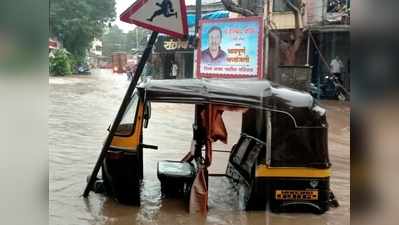 मुंबई की बारिश ने लोगों को डराया, तस्वीरें और वीडियो वायरल