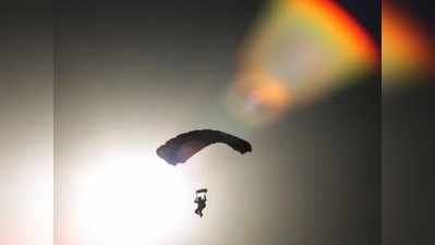 वीडियो: जब IAF के जवानों ने खारदुंग ला पर की स्काइडाइविंग, बनाया रिकॉर्ड