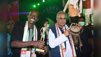 Chhattisgarh News : एक उत्सव, जहां कलाकारों ने आदिवासी धुनों से लोगों का मोह लिया मन