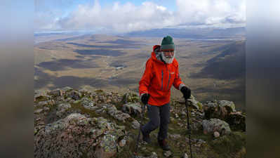 नहीं बचा जीने का मकसद, तो 81 साल की उम्र में खुद को दी 282 पहाड़ चढ़ने की चुनौती