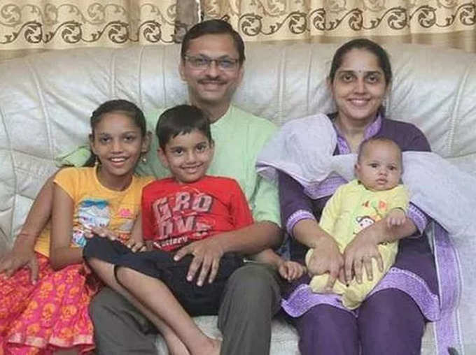 पत्रकार पोपटलाल तीन बच्चों के पिता