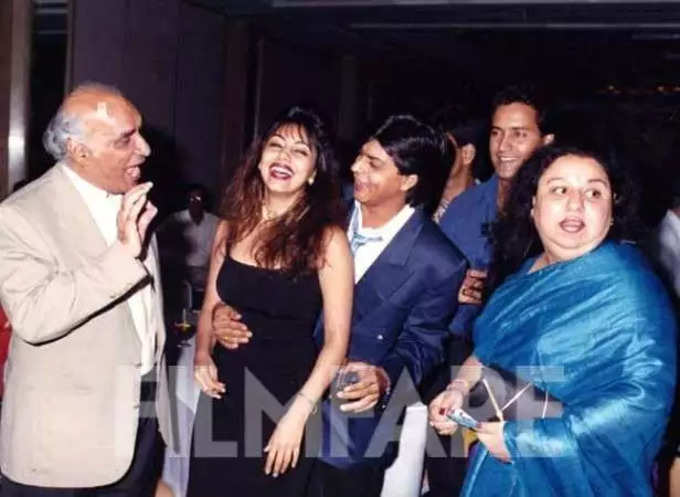 શાહરુખ ખાનના પત્ની ગૌરી સાથેના જૂના Photos