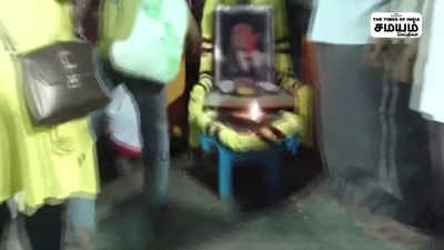 கன்னட நடிகர் புனித் ராஜ்குமாருக்கு மோட்ச தீபம்  ஏற்றி வழிபாடு!