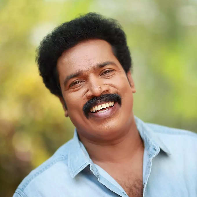 പാട്ടുപാടി കളിയാക്കി