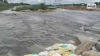 ஆற்றுப்பாலம் கட்டுவதில் அலட்சியம்; அதிமுகவை குற்றம் சாட்டும் பால்வளத்துறை அமைச்சர்!